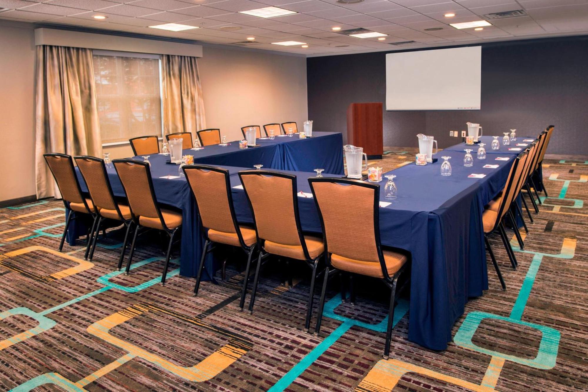 Residence Inn Frederick Bagian luar foto