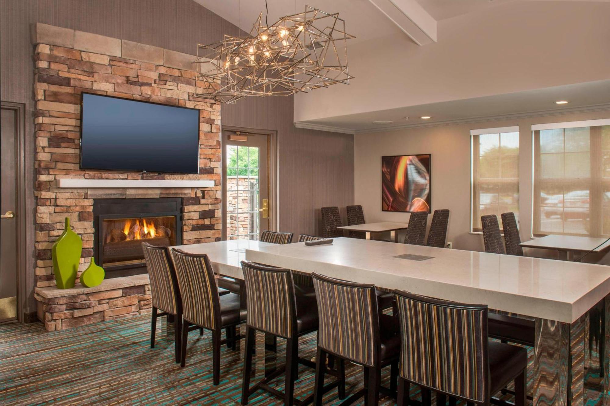 Residence Inn Frederick Bagian luar foto