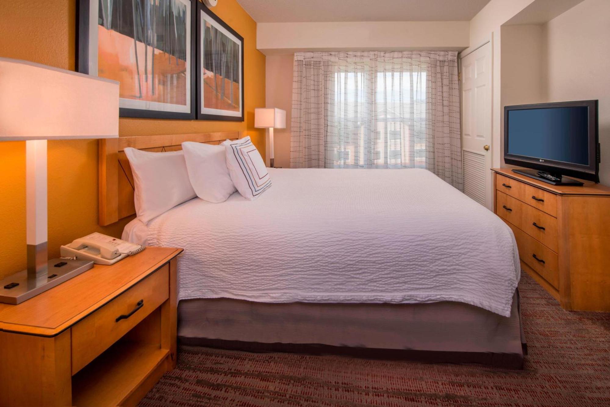 Residence Inn Frederick Bagian luar foto