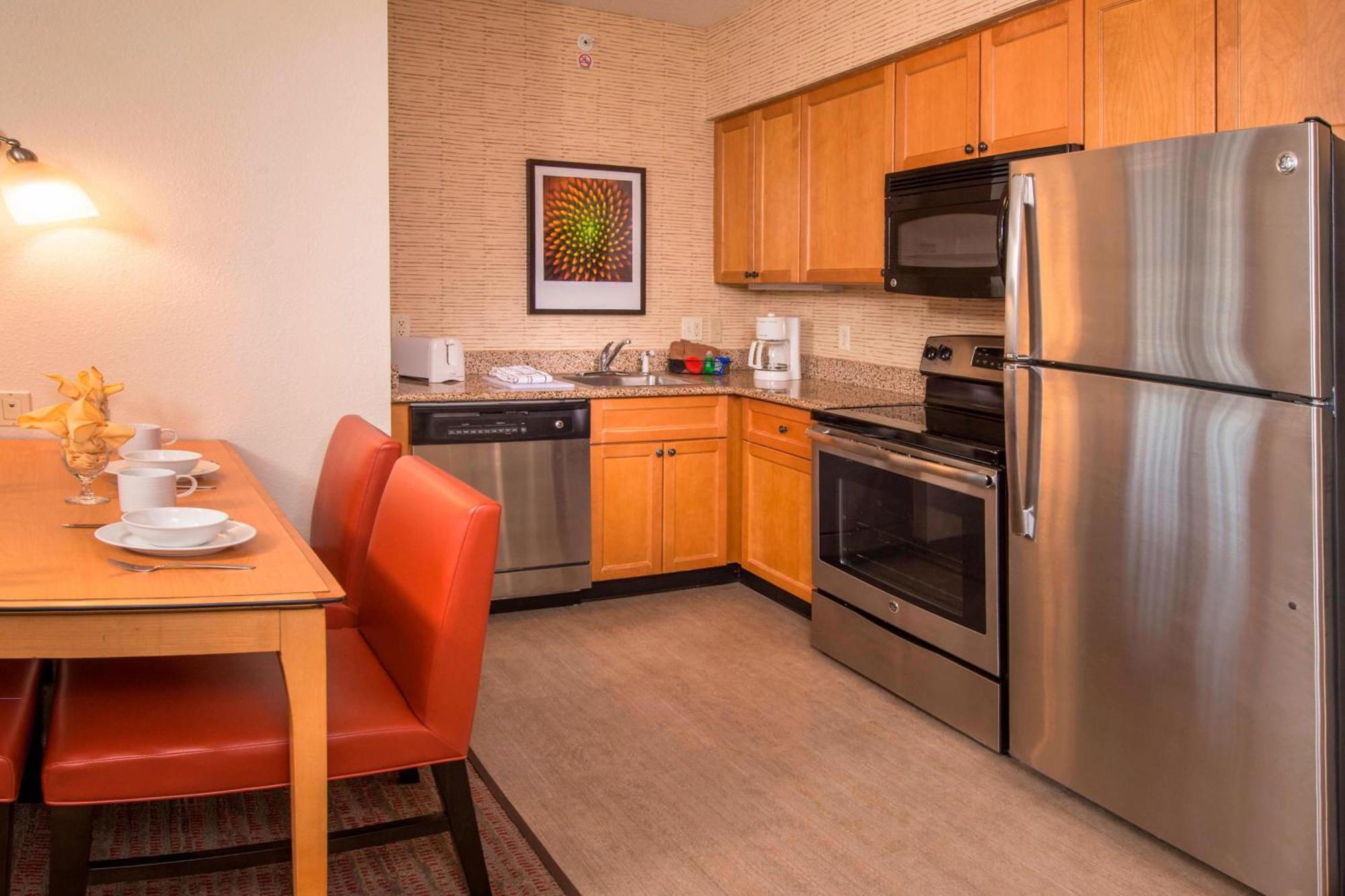 Residence Inn Frederick Bagian luar foto