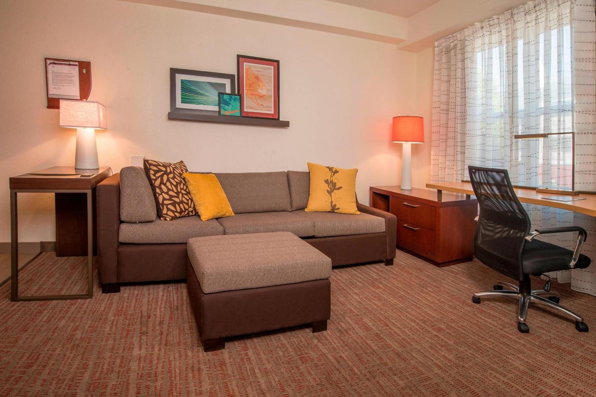 Residence Inn Frederick Bagian luar foto