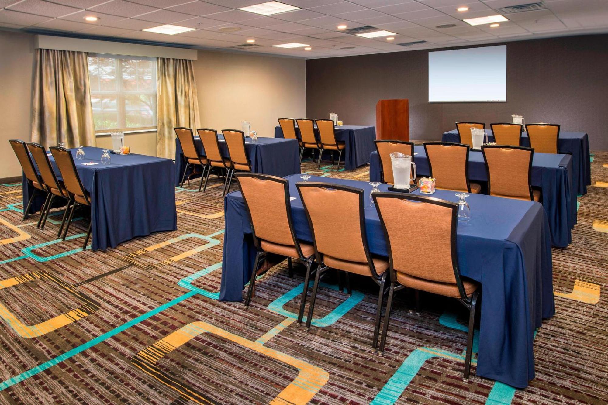 Residence Inn Frederick Bagian luar foto