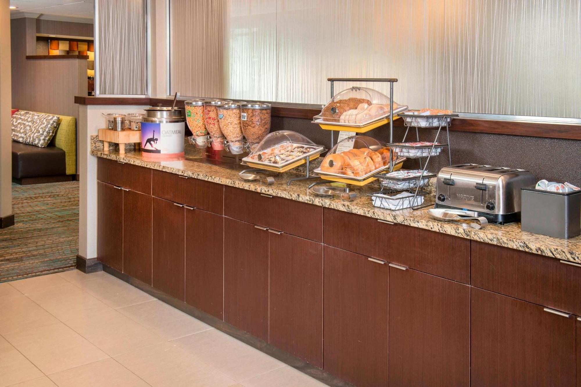 Residence Inn Frederick Bagian luar foto